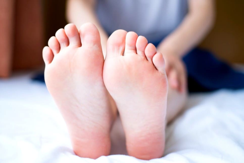 발 뒤꿈치 통증 일으키는 족저근막염